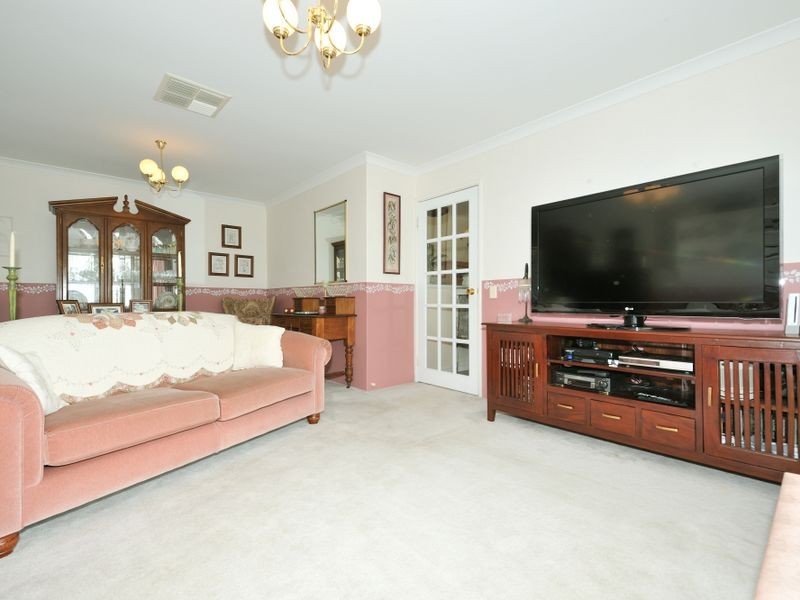 9 Porter Gardens, Leda WA 6170