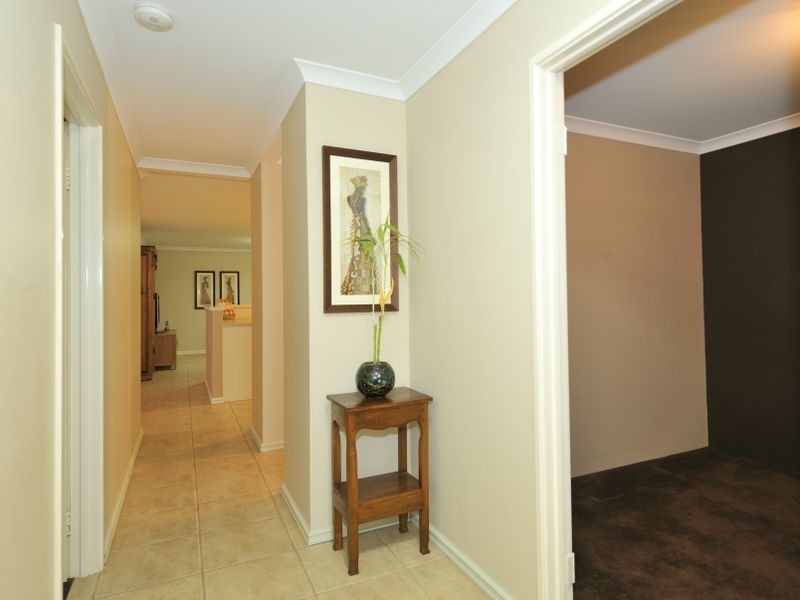 40 Pepperell Crescent, Leda WA 6170