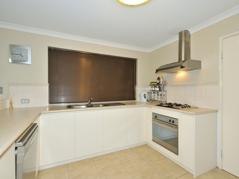40 Pepperell Crescent, Leda WA 6170