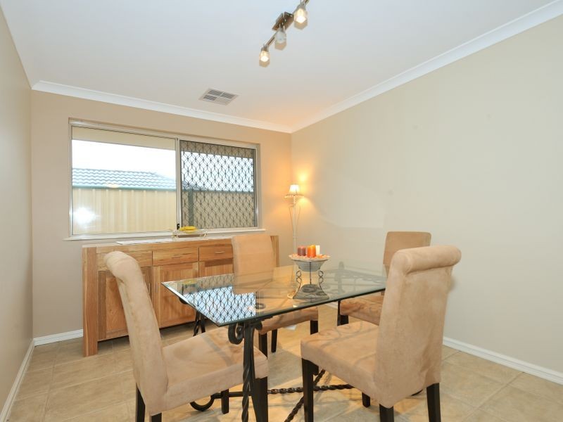 40 Pepperell Crescent, Leda WA 6170