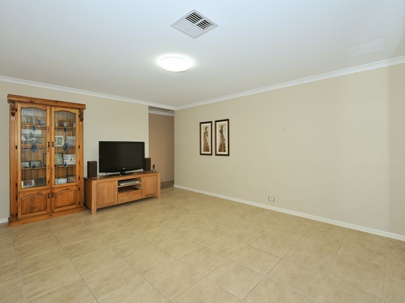 40 Pepperell Crescent, Leda WA 6170