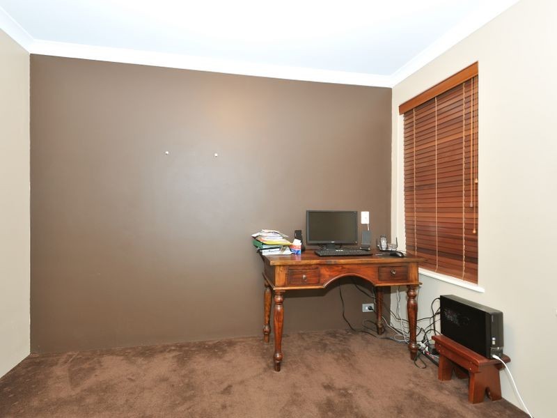 40 Pepperell Crescent, Leda WA 6170