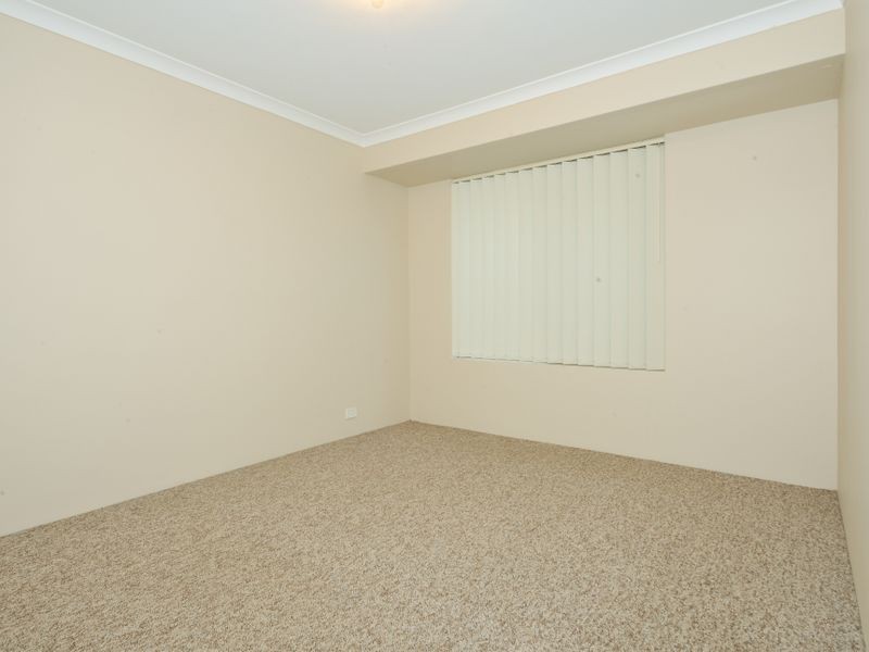 40 Pepperell Crescent, Leda WA 6170