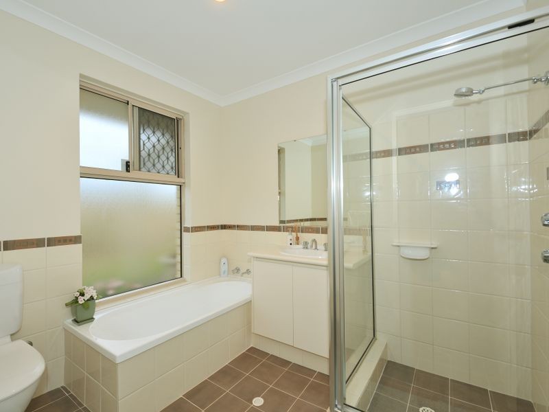 40 Pepperell Crescent, Leda WA 6170