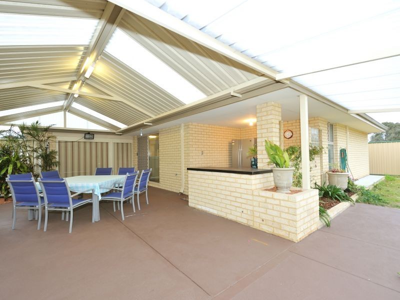 40 Pepperell Crescent, Leda WA 6170