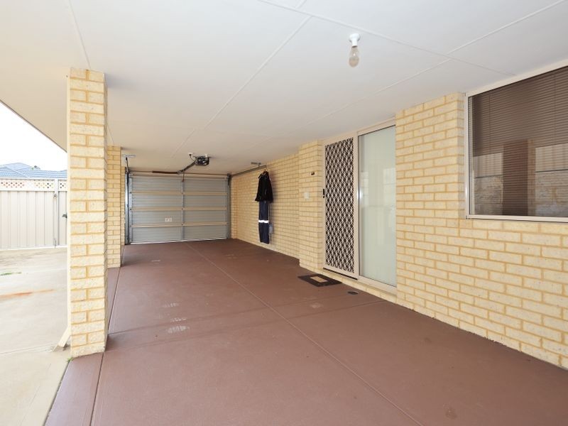 40 Pepperell Crescent, Leda WA 6170
