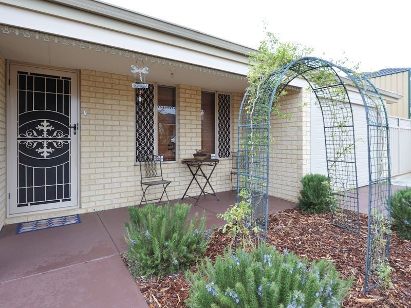 40 Pepperell Crescent, Leda WA 6170