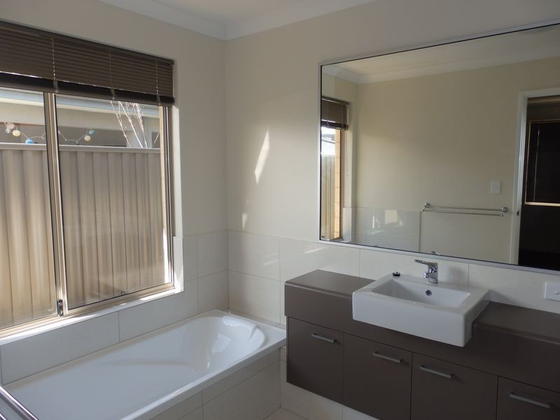 7 Claret Ash Boulevard, Baldivis WA 6171