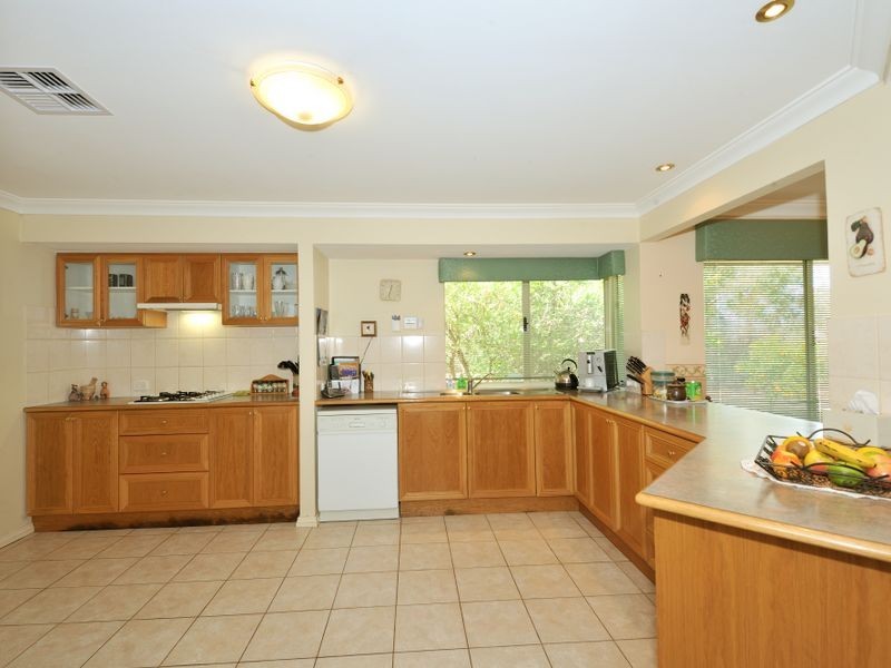 13 Baker Mews, Wellard WA 6170