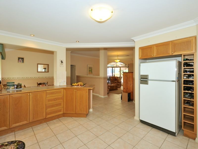 13 Baker Mews, Wellard WA 6170