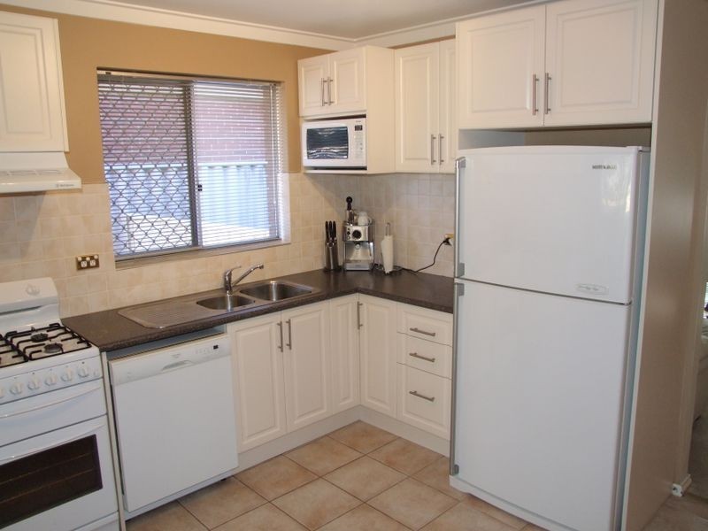 106 Sulphur Road, Parmelia WA 6167