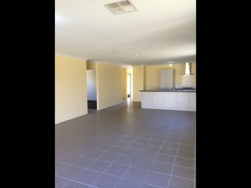 12 Antrim Way, Bertram WA 6167