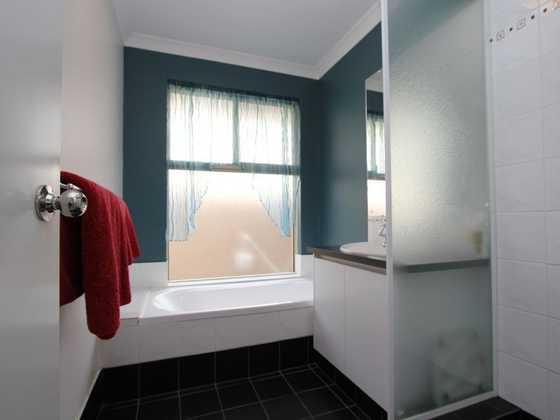 2 Hurley Way, Wellard WA 6170