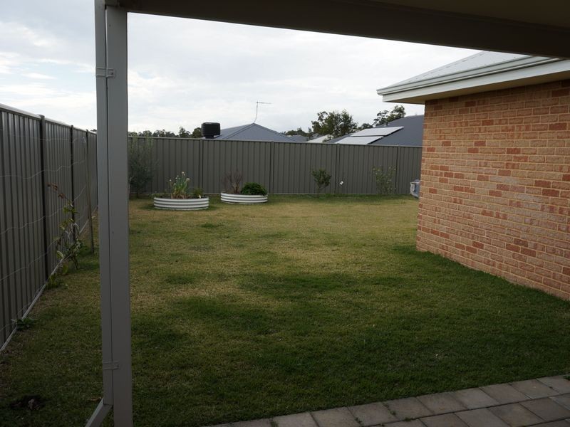124 Beauchamp Loop, Wellard WA 6170