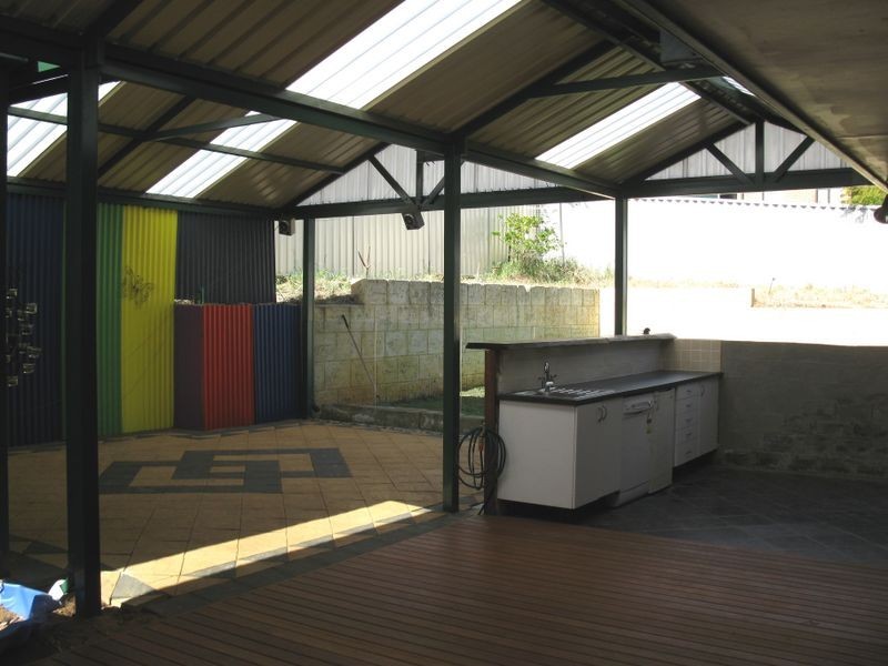 14 Cromer Gardens, Parmelia WA 6167