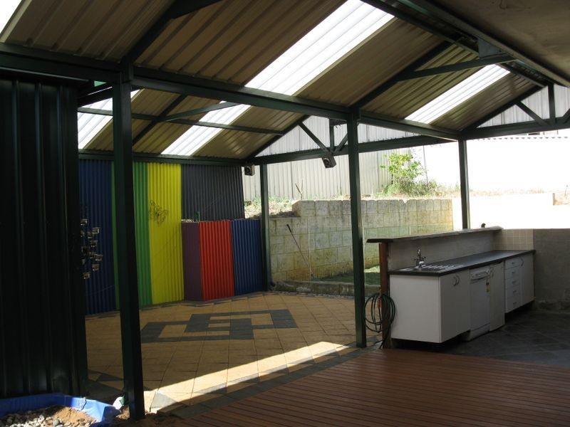 14 Cromer Gardens, Parmelia WA 6167