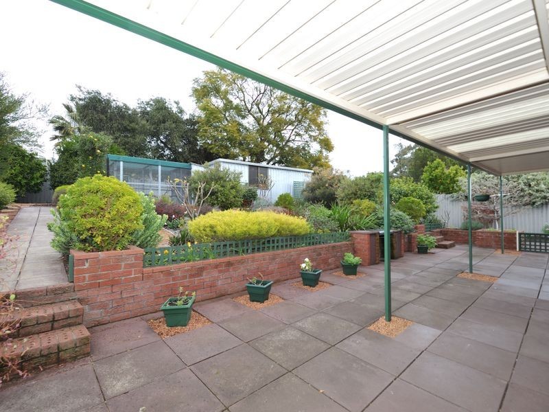 10 Hennessy Avenue, Orelia WA 6167