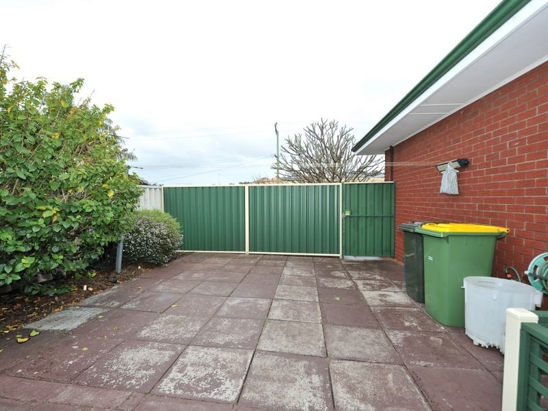 10 Hennessy Avenue, Orelia WA 6167