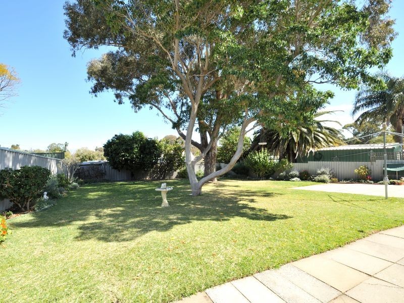 10 Harrison Way, Calista WA 6167