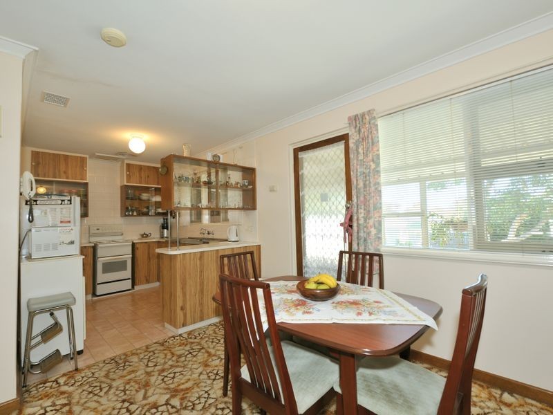 10 Harrison Way, Calista WA 6167
