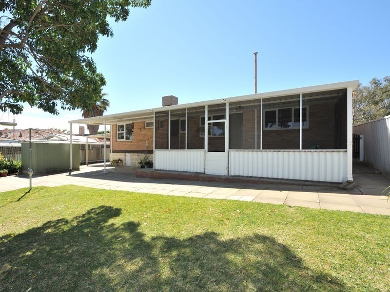 10 Harrison Way, Calista WA 6167