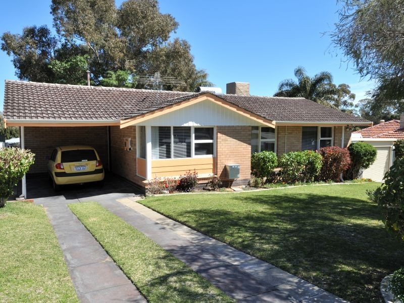 10 Harrison Way, Calista WA 6167