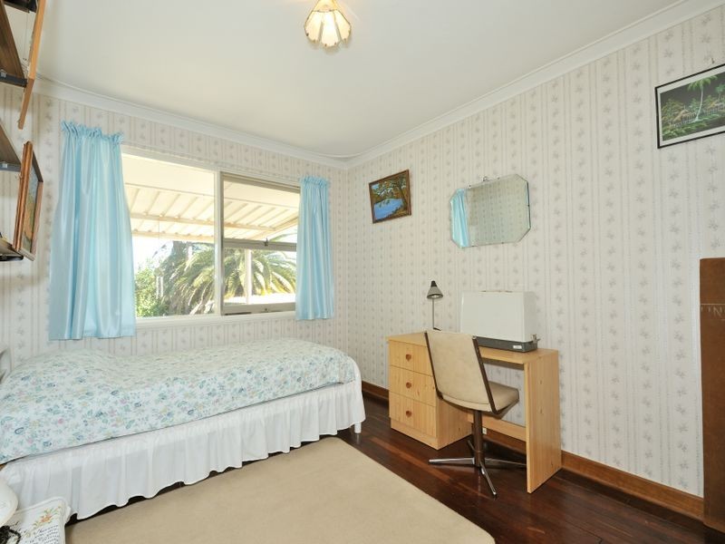 10 Harrison Way, Calista WA 6167
