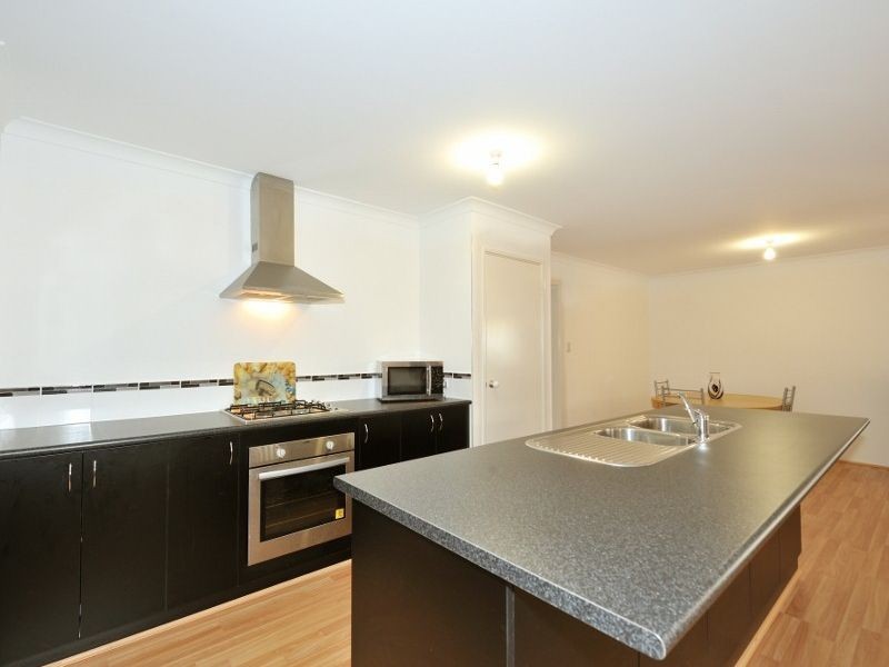 15 Westcliff Street, Wellard WA 6170