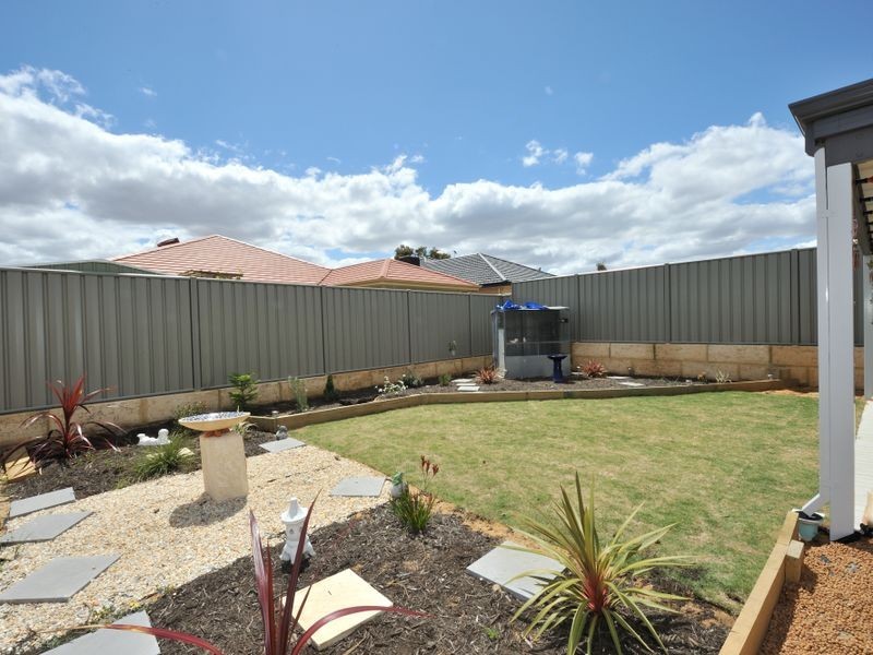 15 Westcliff Street, Wellard WA 6170
