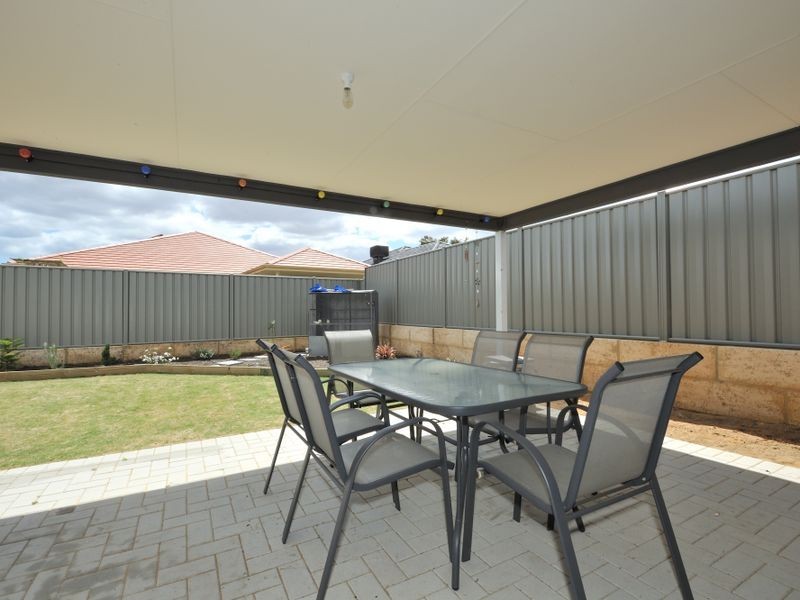 15 Westcliff Street, Wellard WA 6170