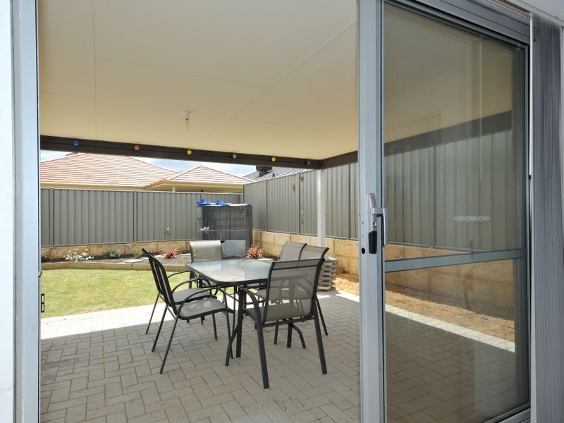 15 Westcliff Street, Wellard WA 6170