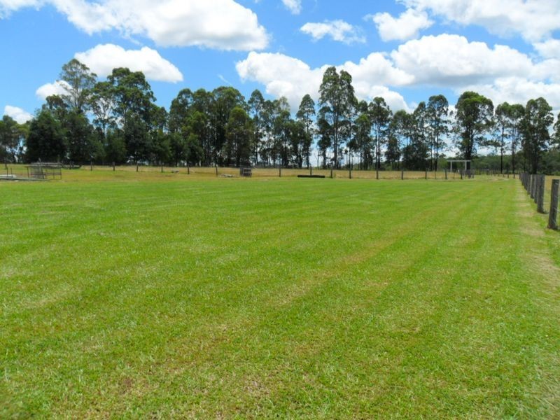 820 Avenue Road, Ellangowan NSW 2470