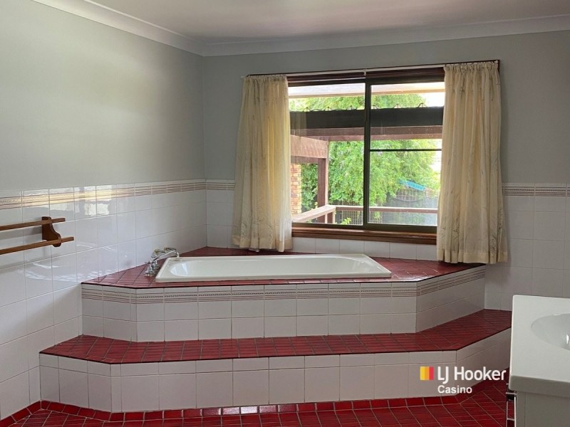 8 Cascade Drive, Casino NSW 2470