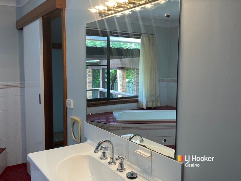 8 Cascade Drive, Casino NSW 2470