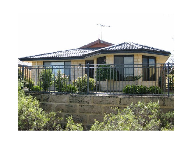 12 Arno Lane, Success WA 6164