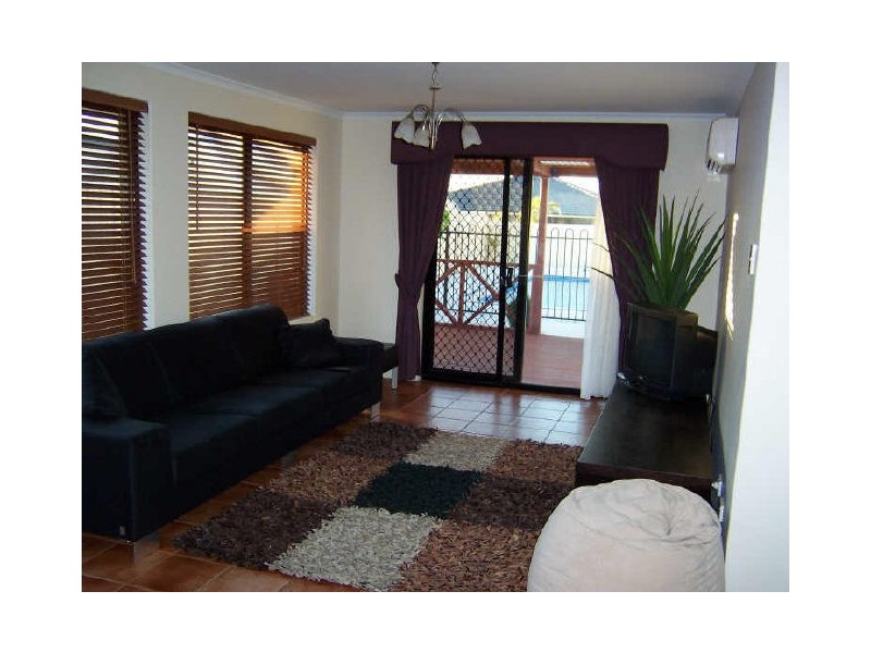 12 Arno Lane, Success WA 6164