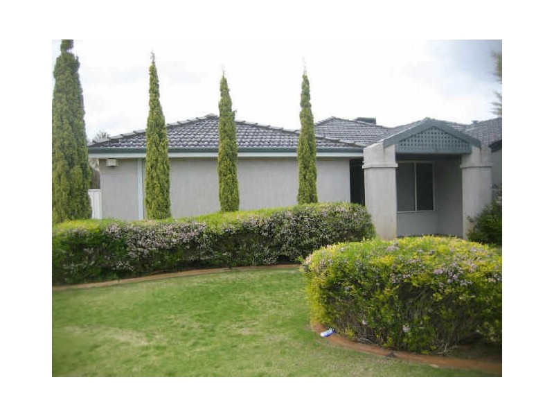 16 Lombe Gardens, Atwell WA 6164