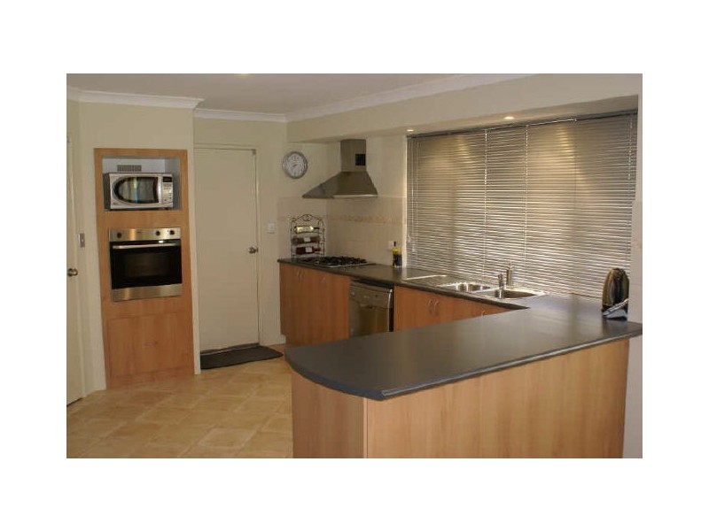 14 Gillen Way, Success WA 6164