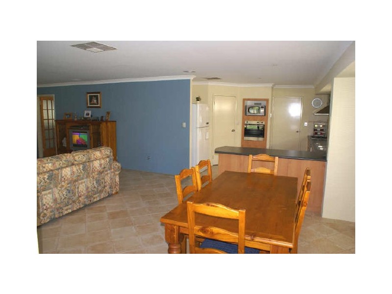 14 Gillen Way, Success WA 6164