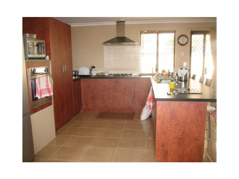 2 Covington Loop, Success WA 6164