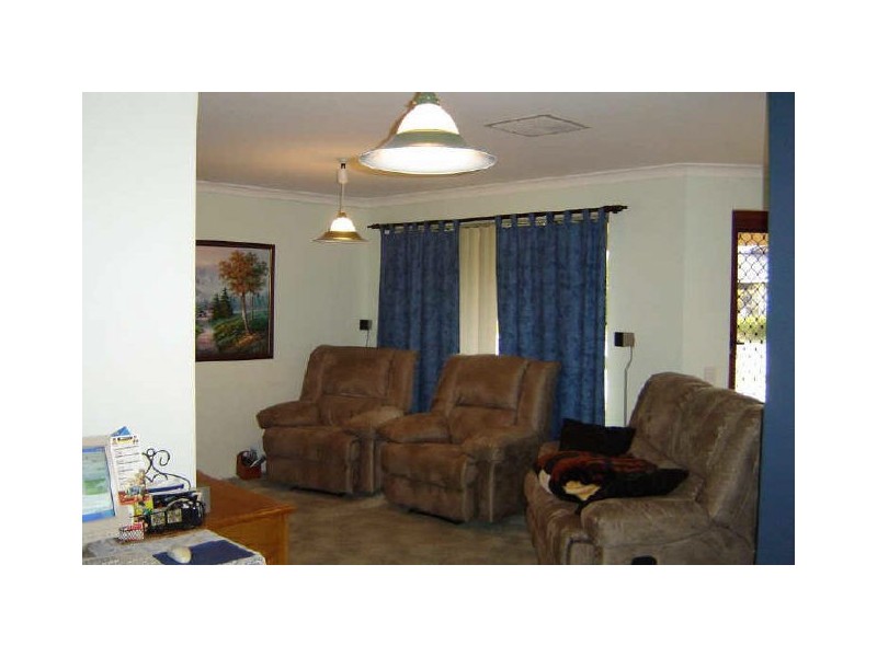 8 Roscommon Loop, Orelia WA 6167