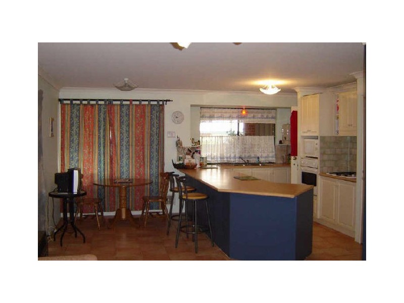 8 Roscommon Loop, Orelia WA 6167