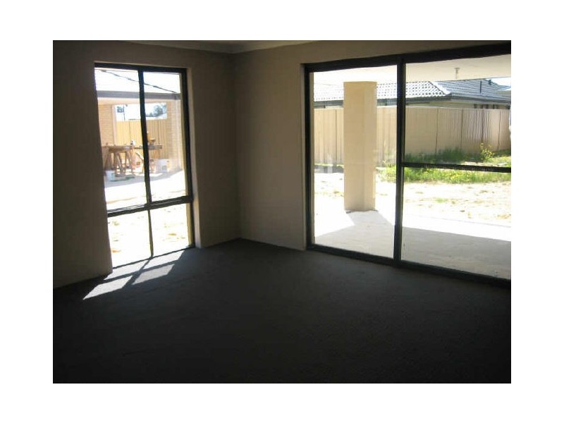 13 Mosman Loop, Success WA 6164