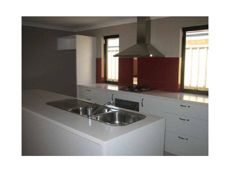 13 Mosman Loop, Success WA 6164