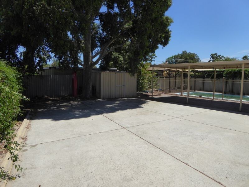 3 Berala Court, Camillo WA 6111