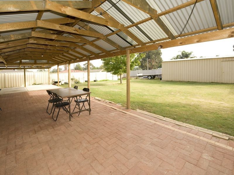 2 Bell Court, Armadale WA 6112
