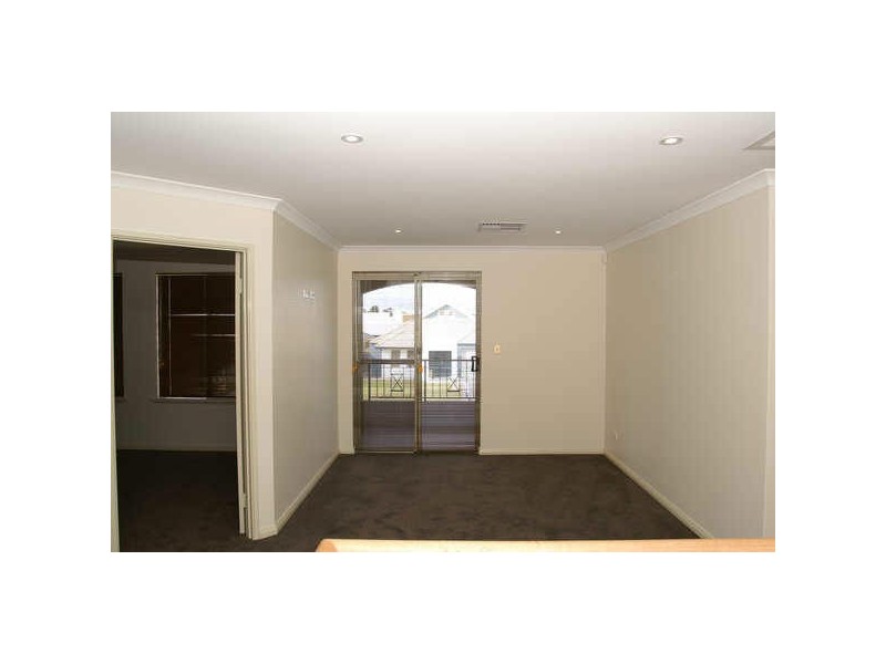 4 Giverny Gardens, Aubin Grove WA 6164