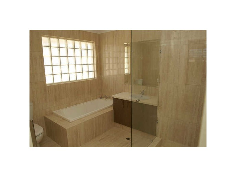 4 Giverny Gardens, Aubin Grove WA 6164