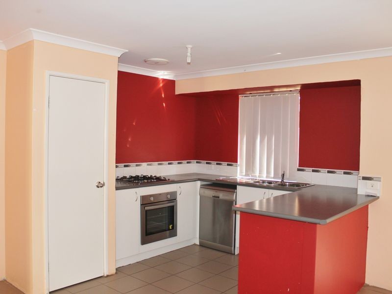 7 Mariposa Gardens, Success WA 6164