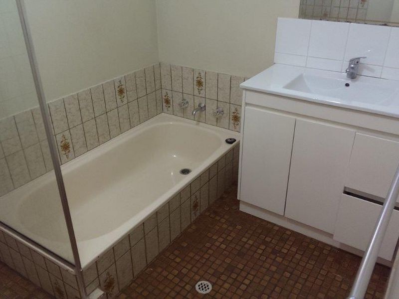 20 Redtingle Road, Camillo WA 6111